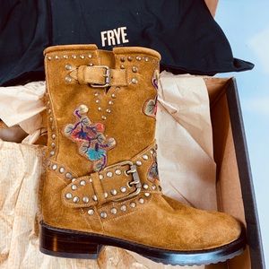 frye nat flower engineer boot